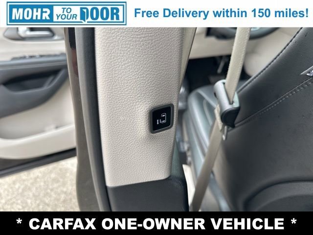 Used 2024 Chrysler Pacifica Touring-L image 29