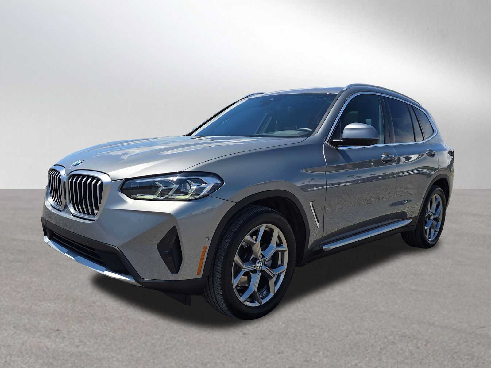 Used 2024 BMW X3 sDrive30i w/ Convenience Package RWD image 7