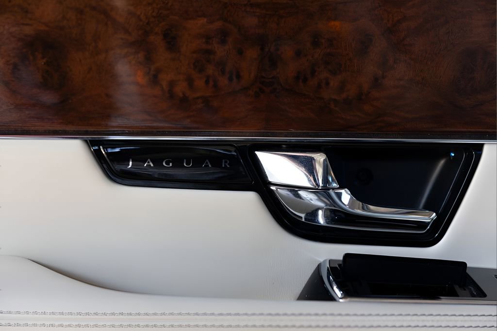 Used 2012 Jaguar XJ L RWD image 49