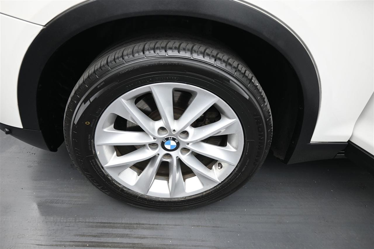 Used 2017 BMW X3 xDrive28i AWD/4WD image 17