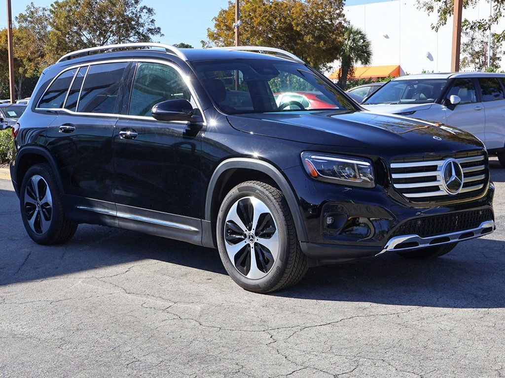 Used 2025 Mercedes-Benz GLB 250 w/ Driver Assistance Package image 54