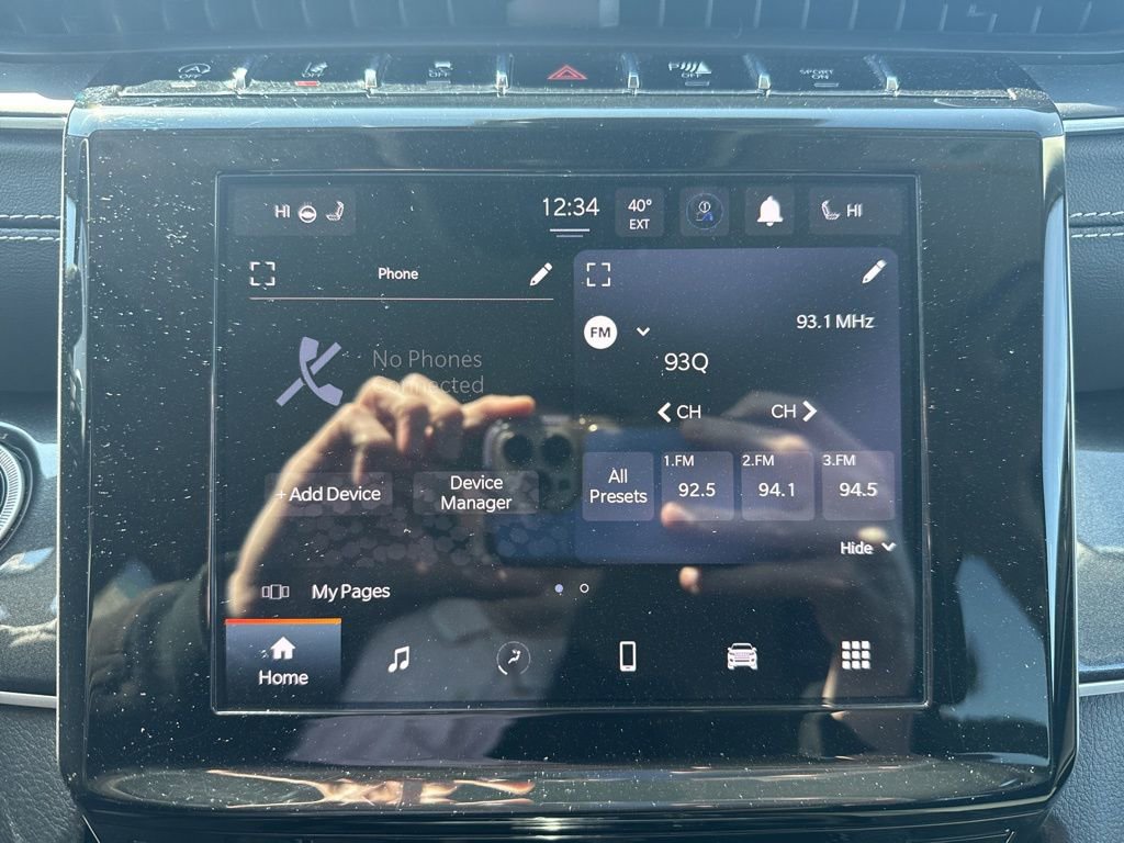 Used 2023 Jeep Grand Cherokee Laredo w/ Luxury Tech Group I image 39