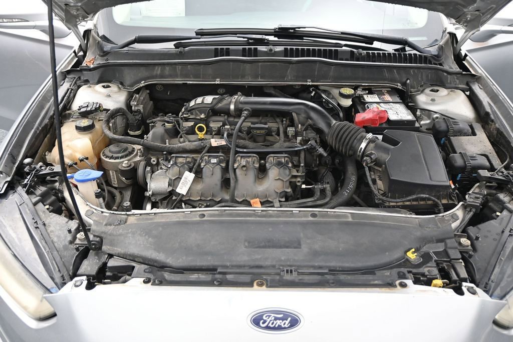 Used 2016 Ford Fusion SE AWD/4WD image 24