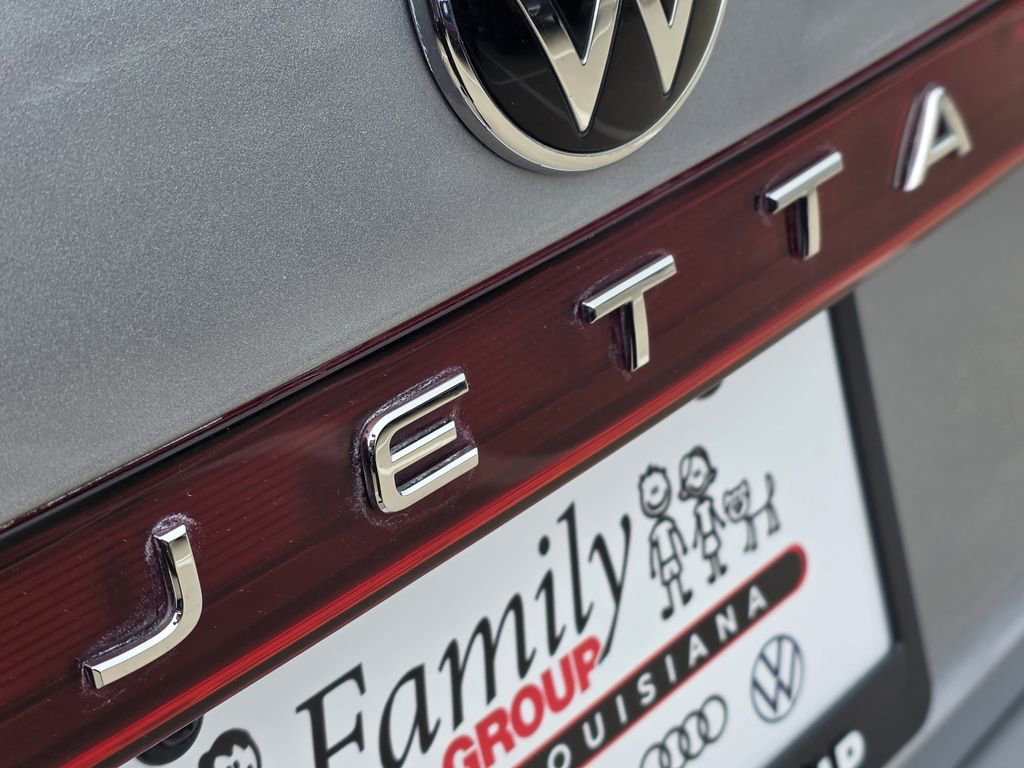 Used 2025 Volkswagen Jetta SE image 7