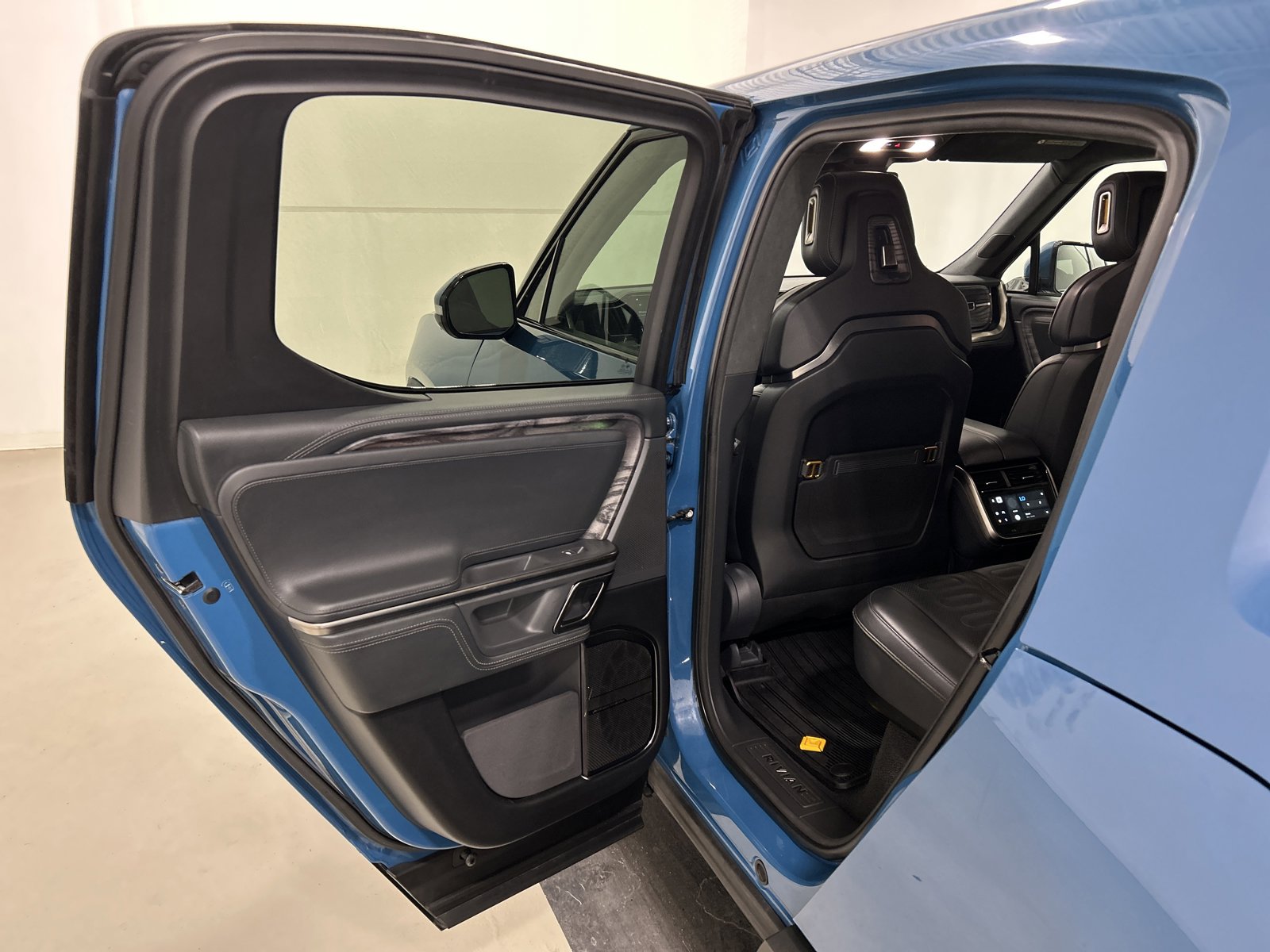 Used 2022 Rivian R1T Launch Edition AWD/4WD image 17