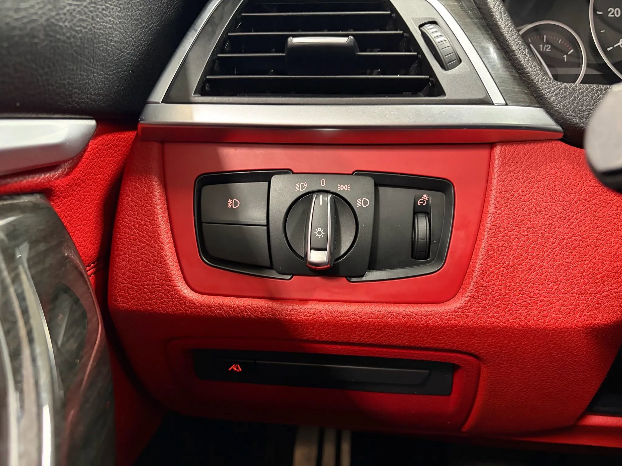 Used 2019 BMW 430i xDrive Coupe w/ M Sport Package image 28