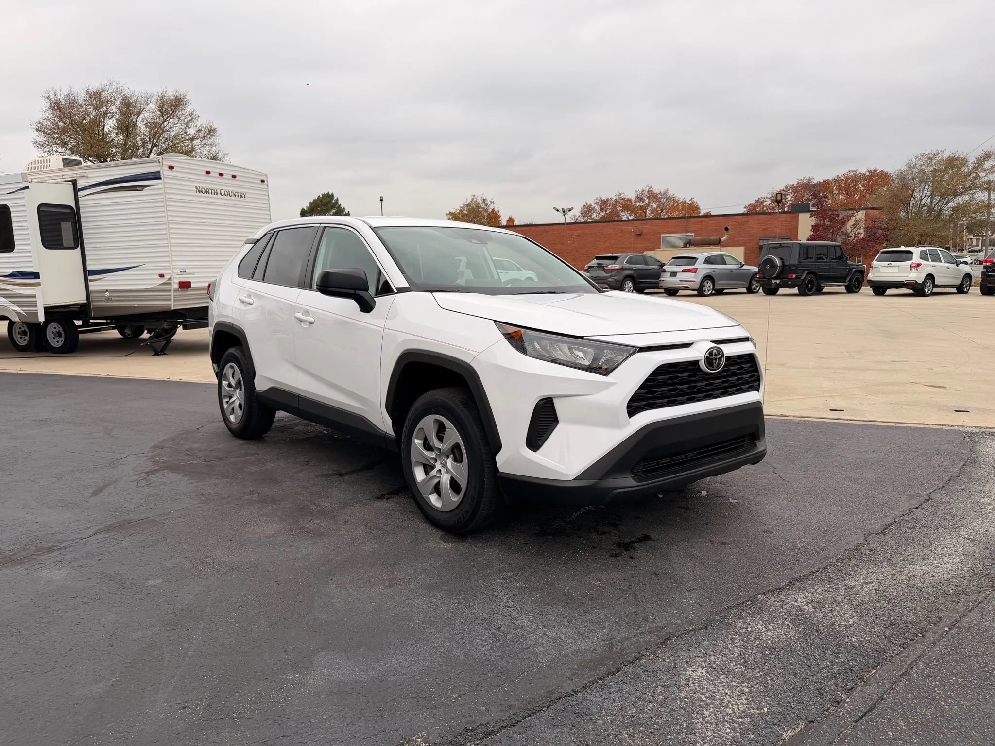 Used 2022 Toyota RAV4 LE w/ Carpet Mat Package (TMS) image 8