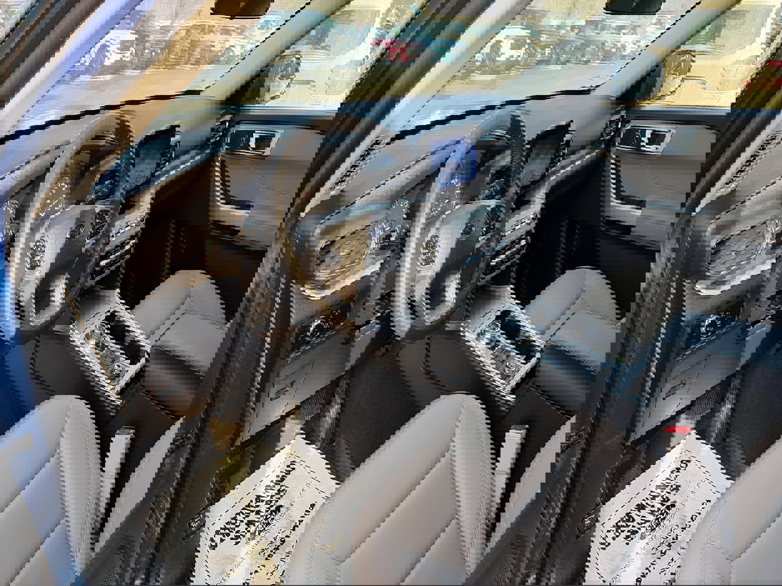 Used 2022 Ford Explorer XLT w/ Equipment Group 202A image 10