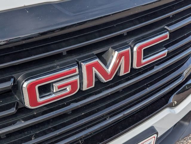 Used 2024 GMC Terrain SLE w/ Driver Convenience Package image 16