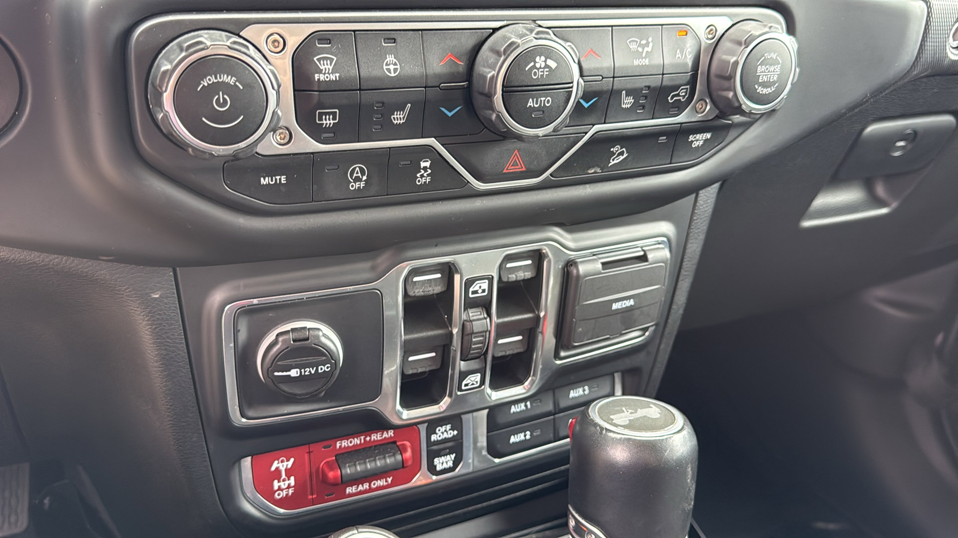 Used 2021 Jeep Wrangler Unlimited Rubicon AWD/4WD image 22