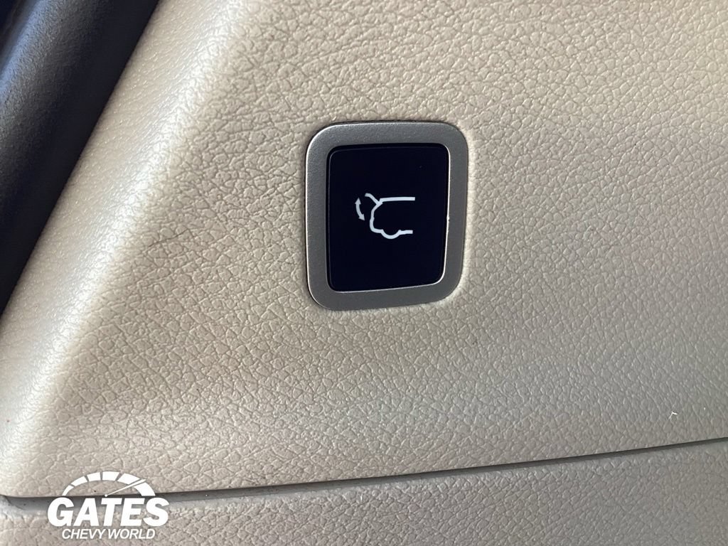 Used 2021 Chrysler Pacifica Touring-L FWD image 13