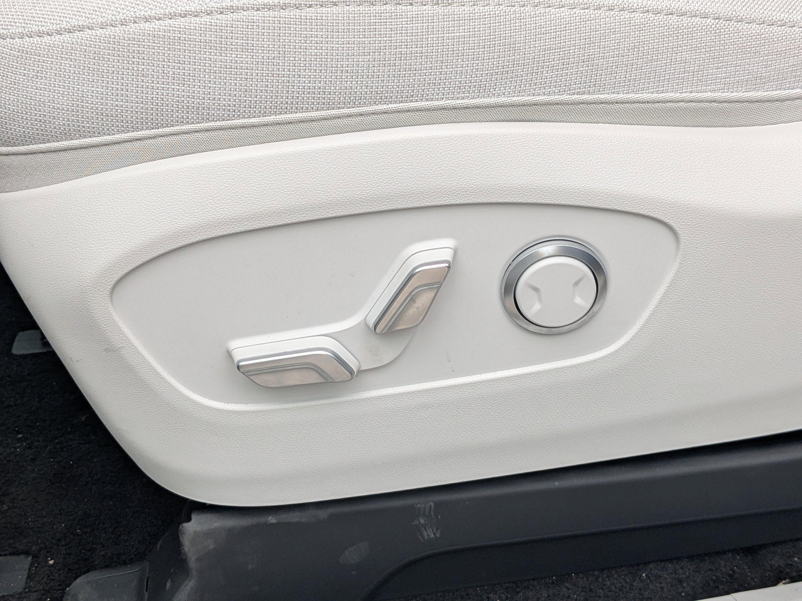 Certified 2026 Hyundai Ioniq 9 SE AWD/4WD image 20