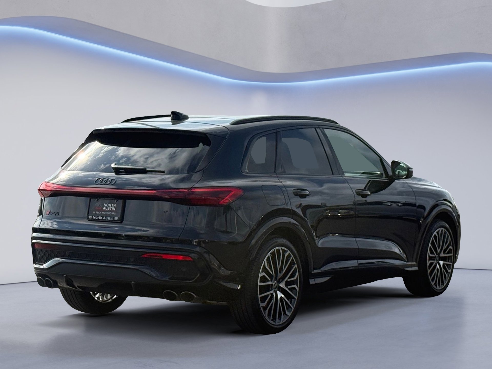 Used 2025 Audi SQ5 Premium Plus w/ Premium Plus Package image 6