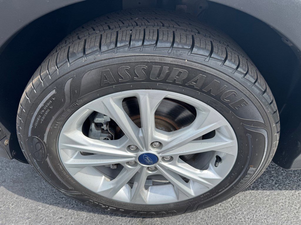 Used 2018 Ford Escape SE w/ SE Sync 3 Package image 5