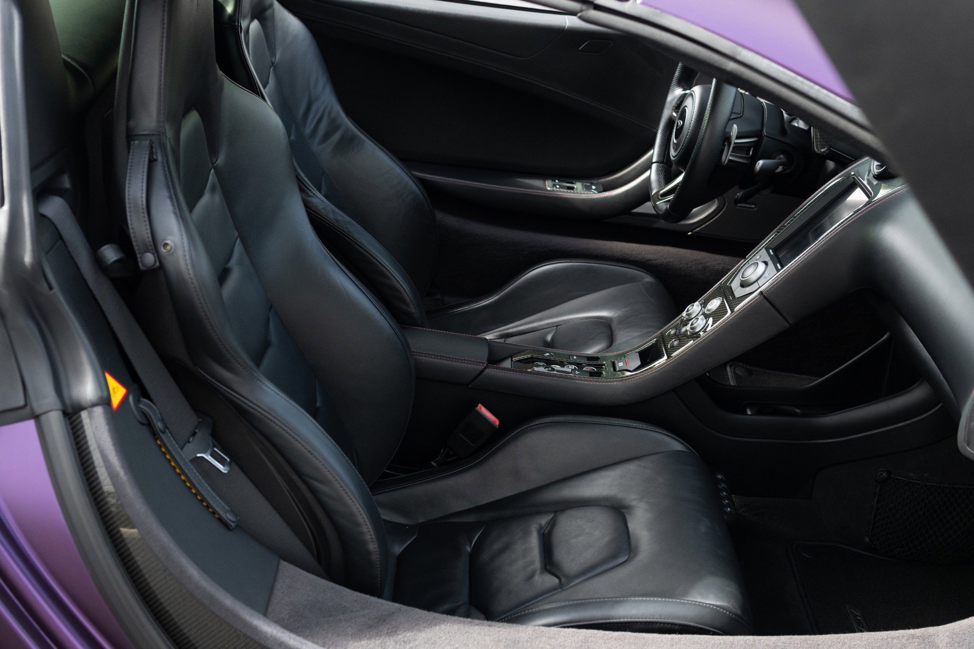 Used 2013 McLaren MP4-12C image 7