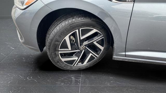 Used 2024 Volkswagen Jetta SEL FWD image 37