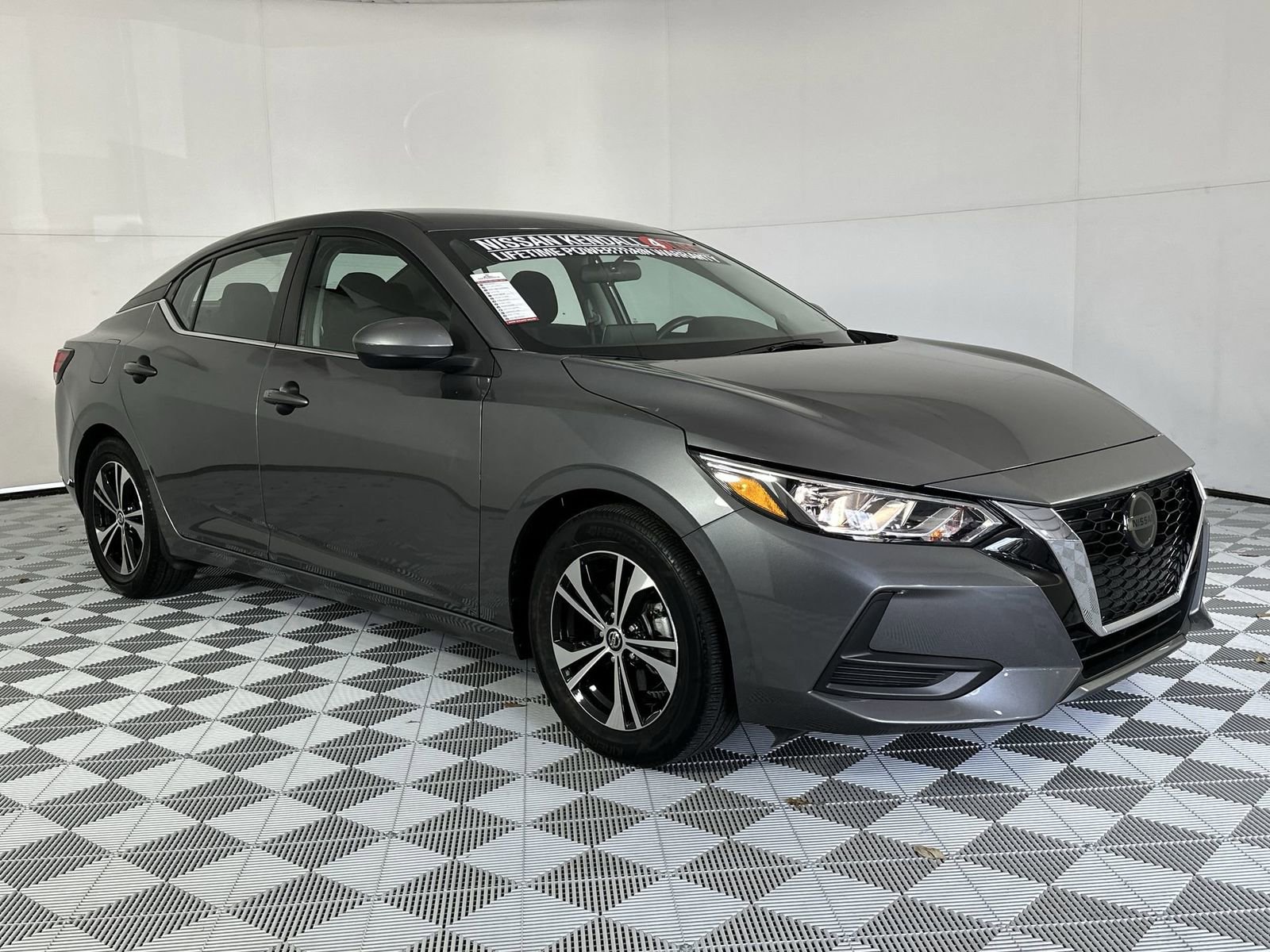 Used 2023 Nissan Sentra SV image 2