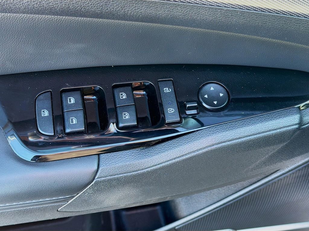 Used 2023 Kia Sportage SX image 25