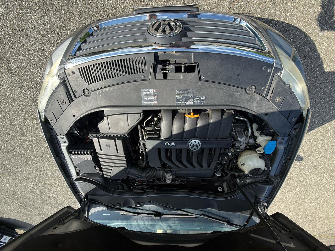 Used 2008 Volkswagen Passat VR6 FWD image 28