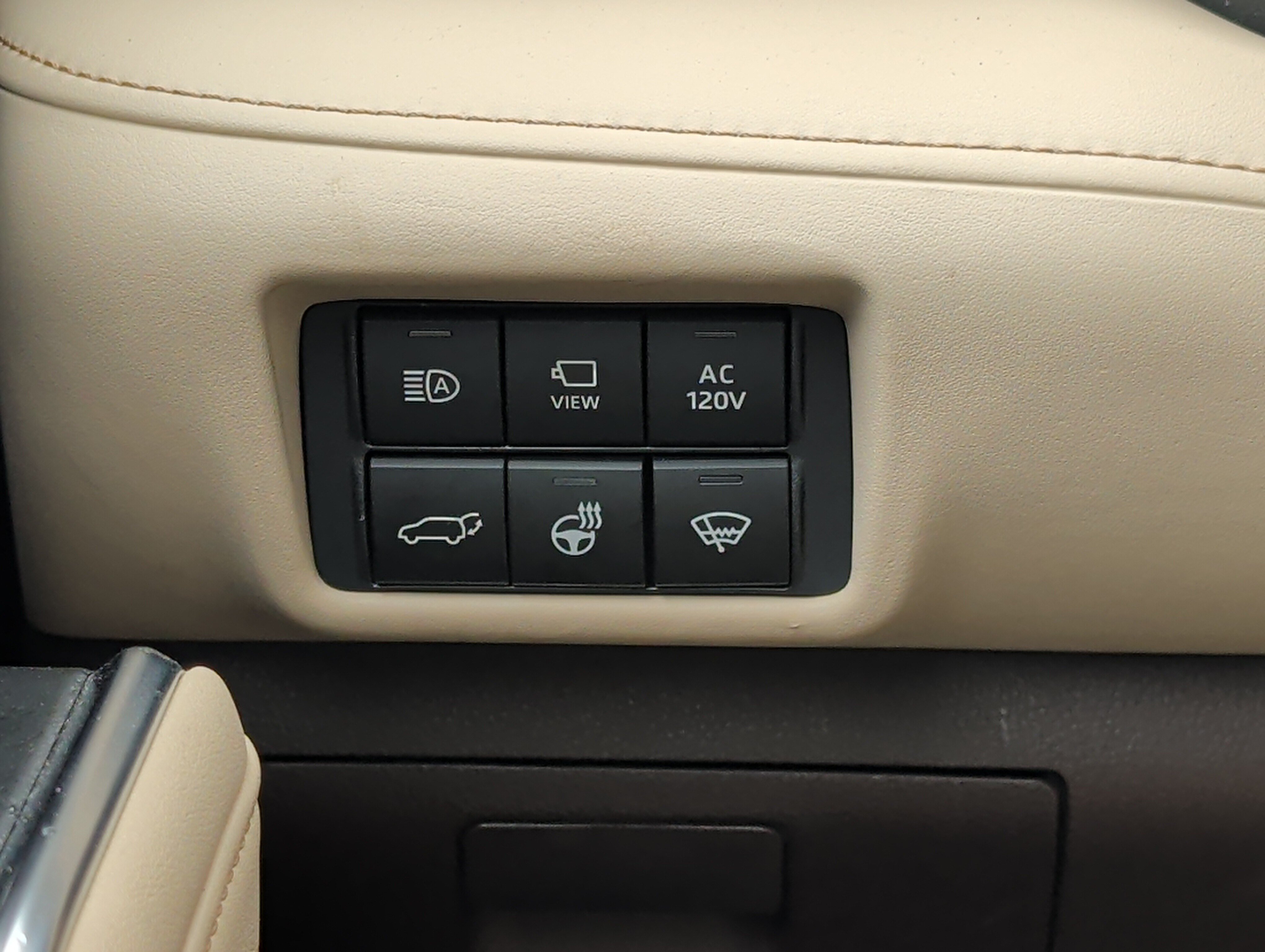 Used 2022 Toyota Highlander Platinum AWD/4WD image 31