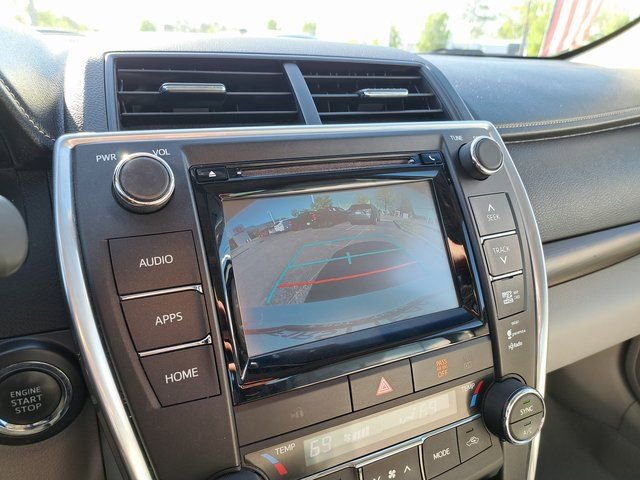 Used 2015 Toyota Camry XLE image 17