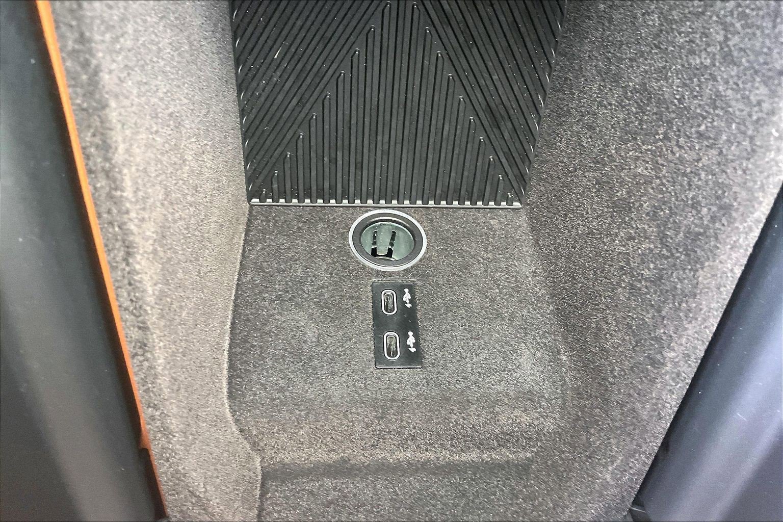 Used 2024 BMW 740i w/ Premium Package 2 RWD image 36