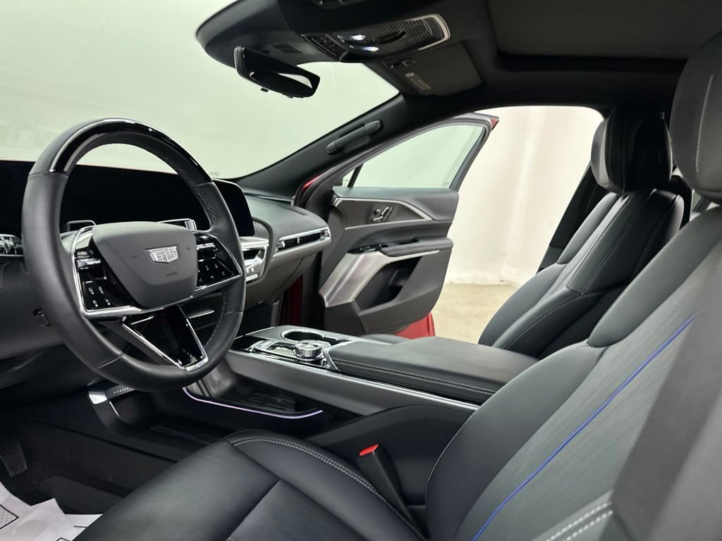 Certified 2025 Cadillac Lyriq Luxury w/ LPO, Floor Liner Package AWD/4WD image 31