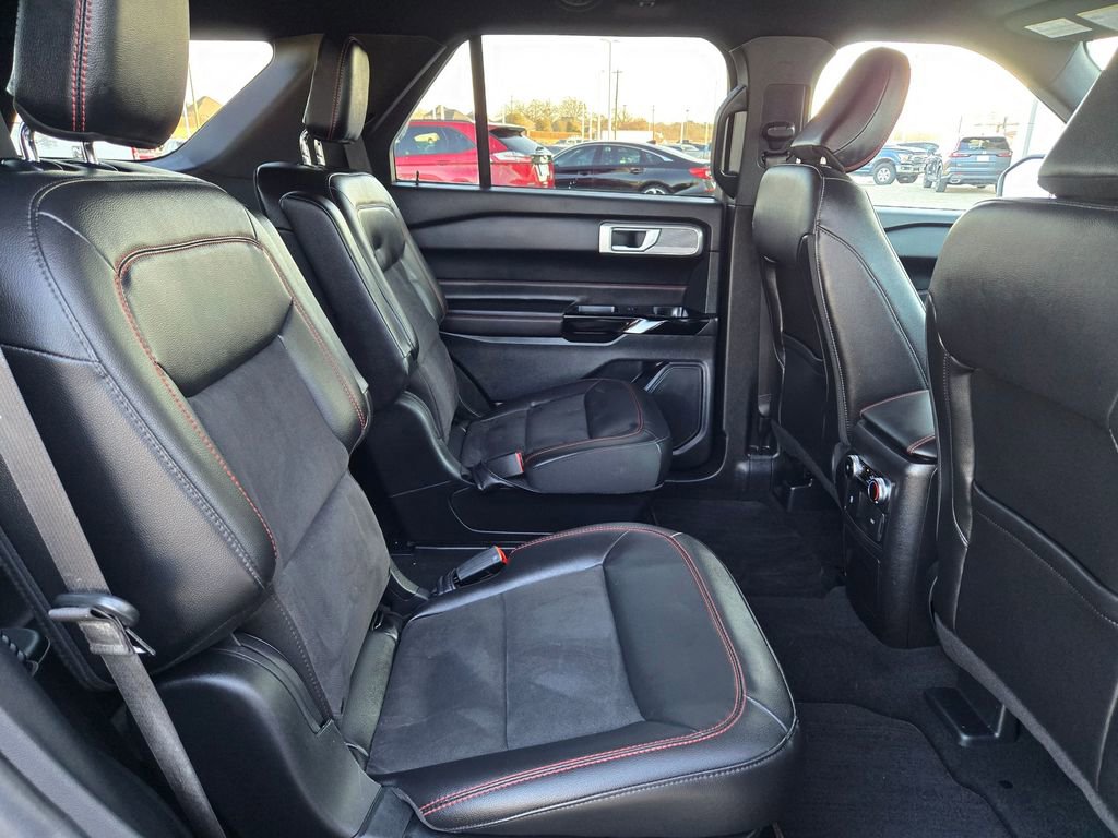 Used 2024 Ford Explorer ST-Line w/ Class IV Trailer Tow Package image 27