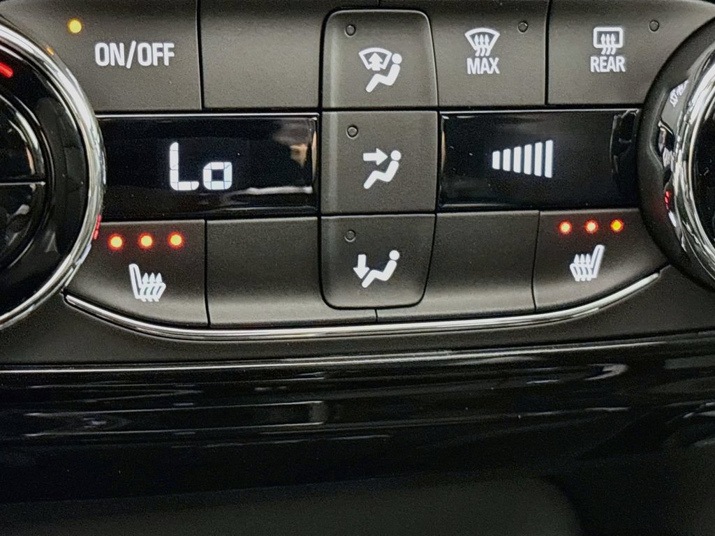 New 2026 Chevrolet Trax RS w/ Sunroof Package FWD image 19