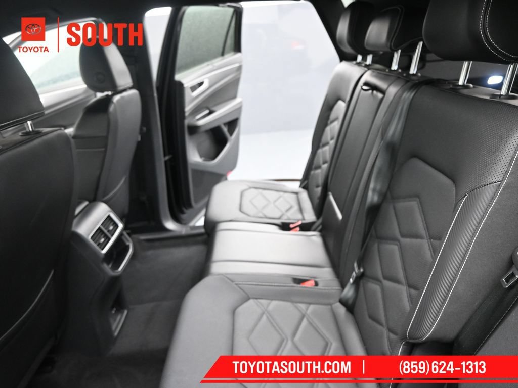 Used 2024 Volkswagen Atlas Cross Sport SE FWD image 15