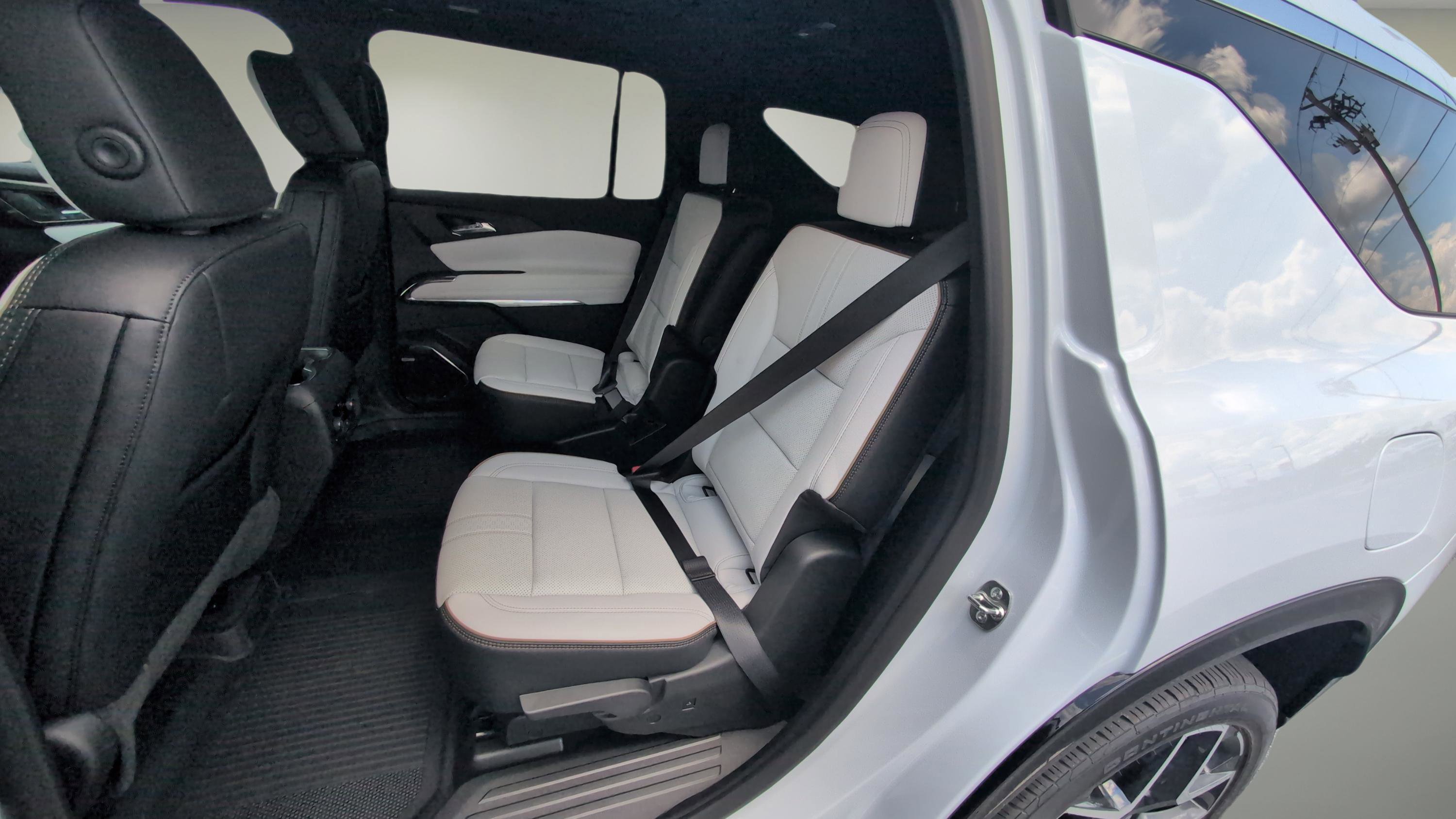 New 2026 Chevrolet Traverse High Country image 15