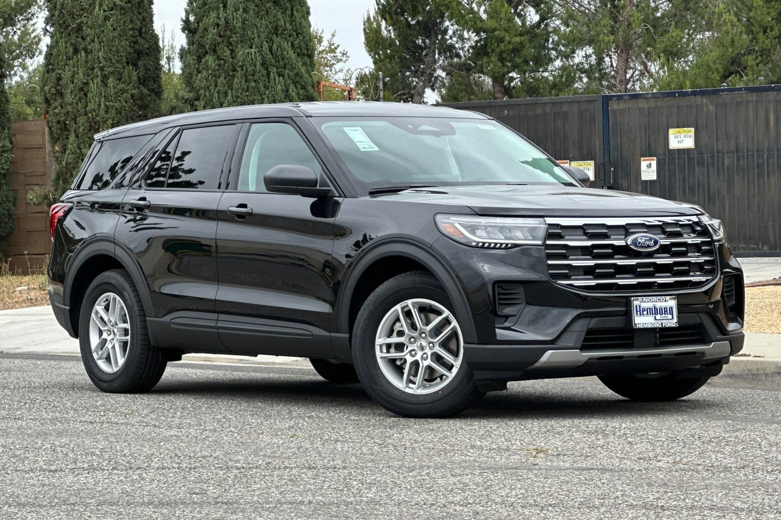 New 2026 Ford Explorer Active RWD image 2