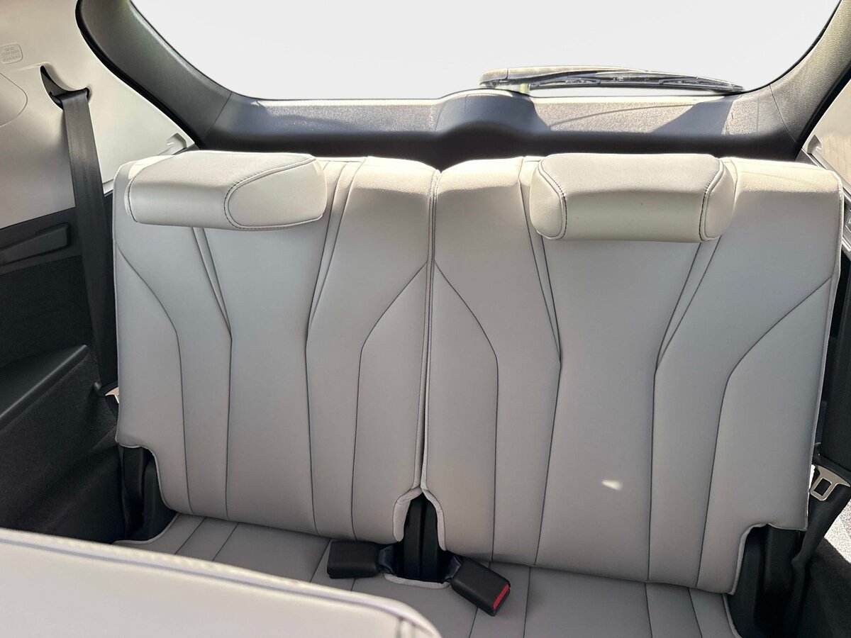 Certified 2026 Acura MDX w/ Technology Package FWD image 12