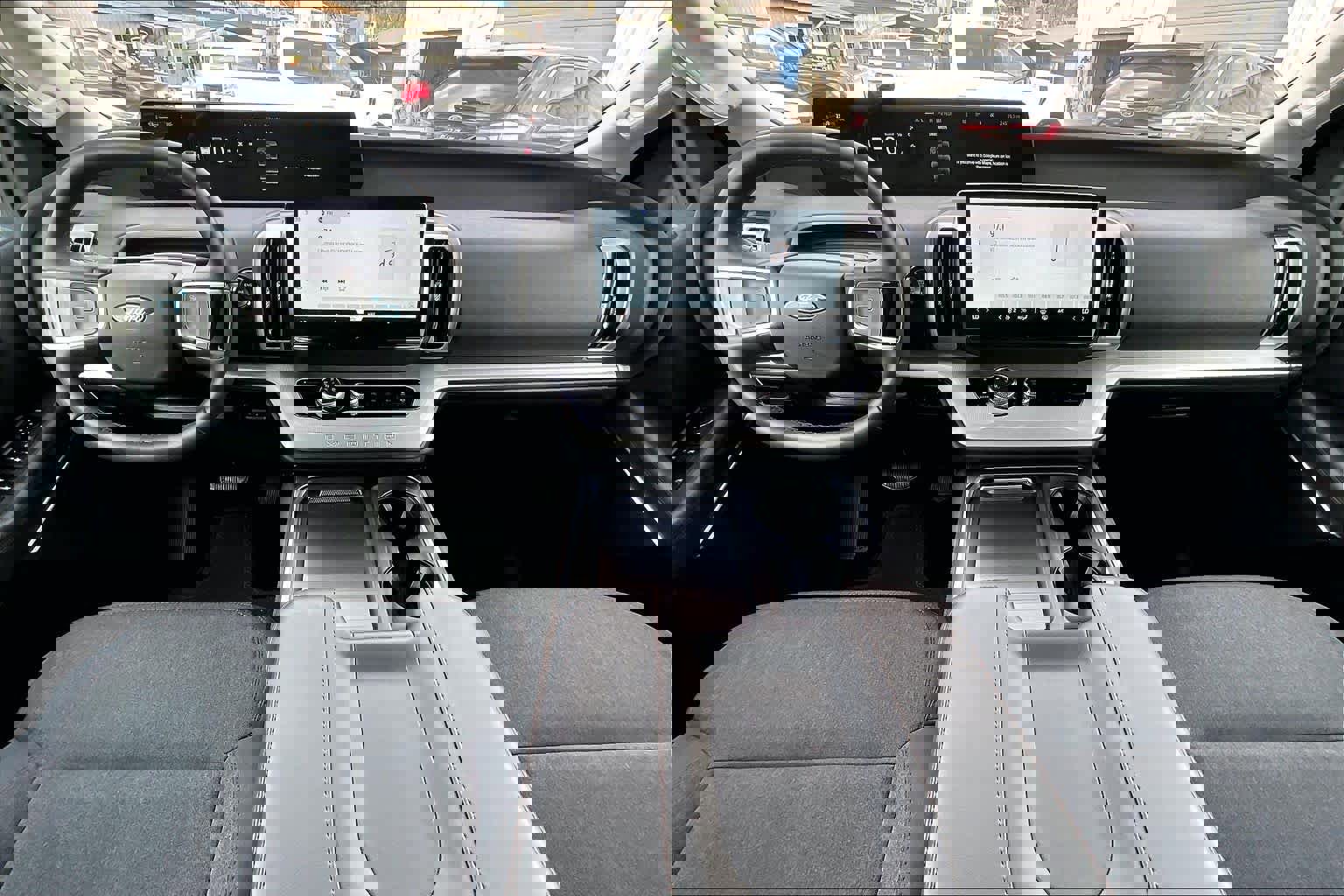 Certified 2025 Ford Expedition Active image 16