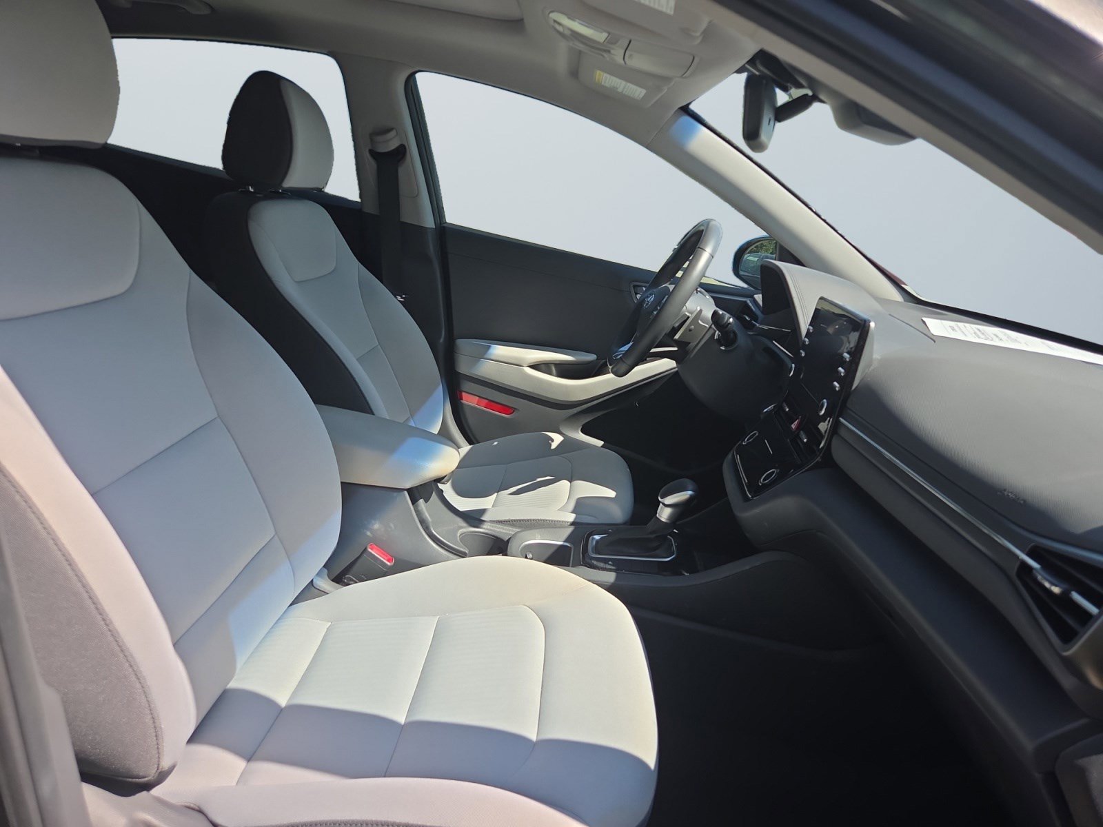 Certified 2022 Hyundai Ioniq SEL FWD image 18