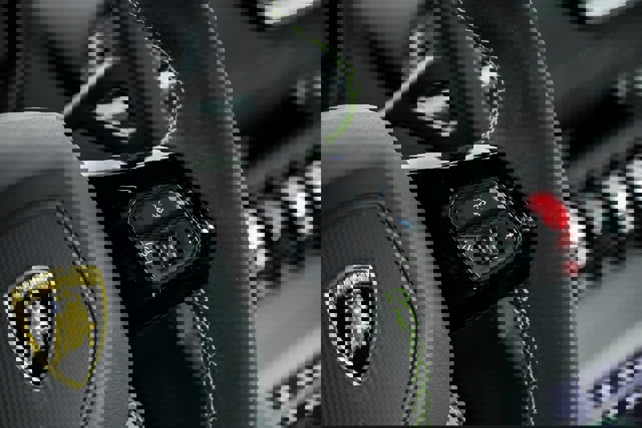 Used 2022 Lamborghini Huracan STO image 28