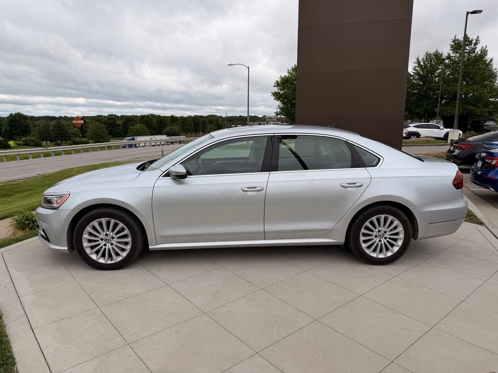 Used 2017 Volkswagen Passat 1.8T SE w/ SE Lighting Package FWD image 6