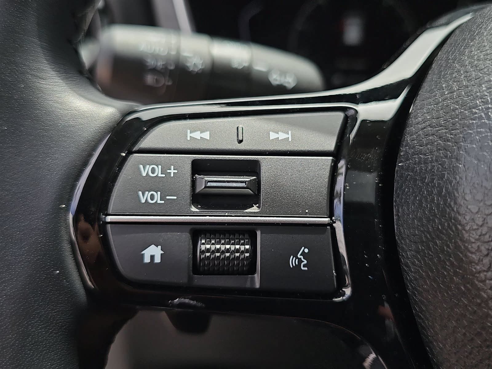 Used 2025 Honda Pilot Touring image 14