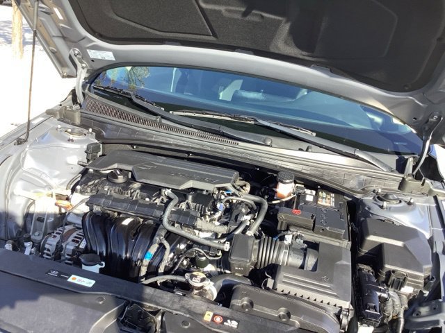 Certified 2024 Hyundai Elantra SE FWD image 13