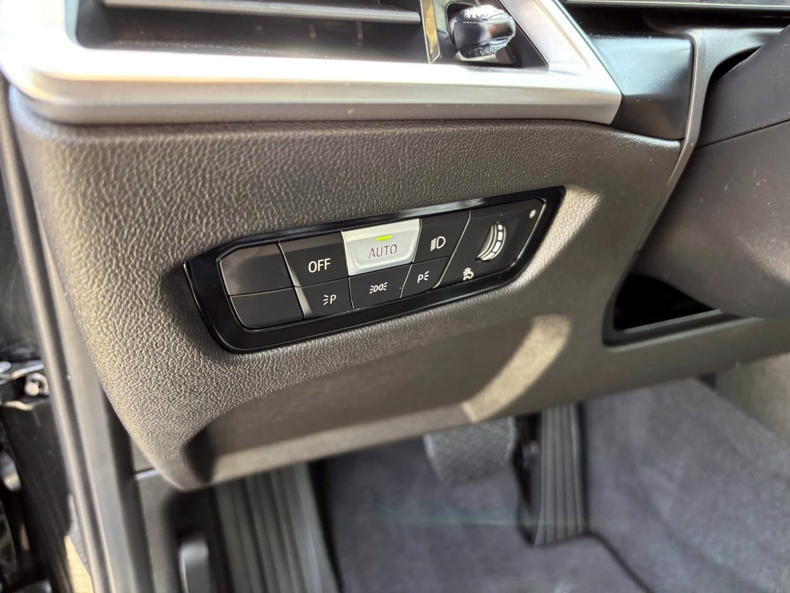 Used 2025 BMW 330i xDrive Sedan AWD/4WD image 14