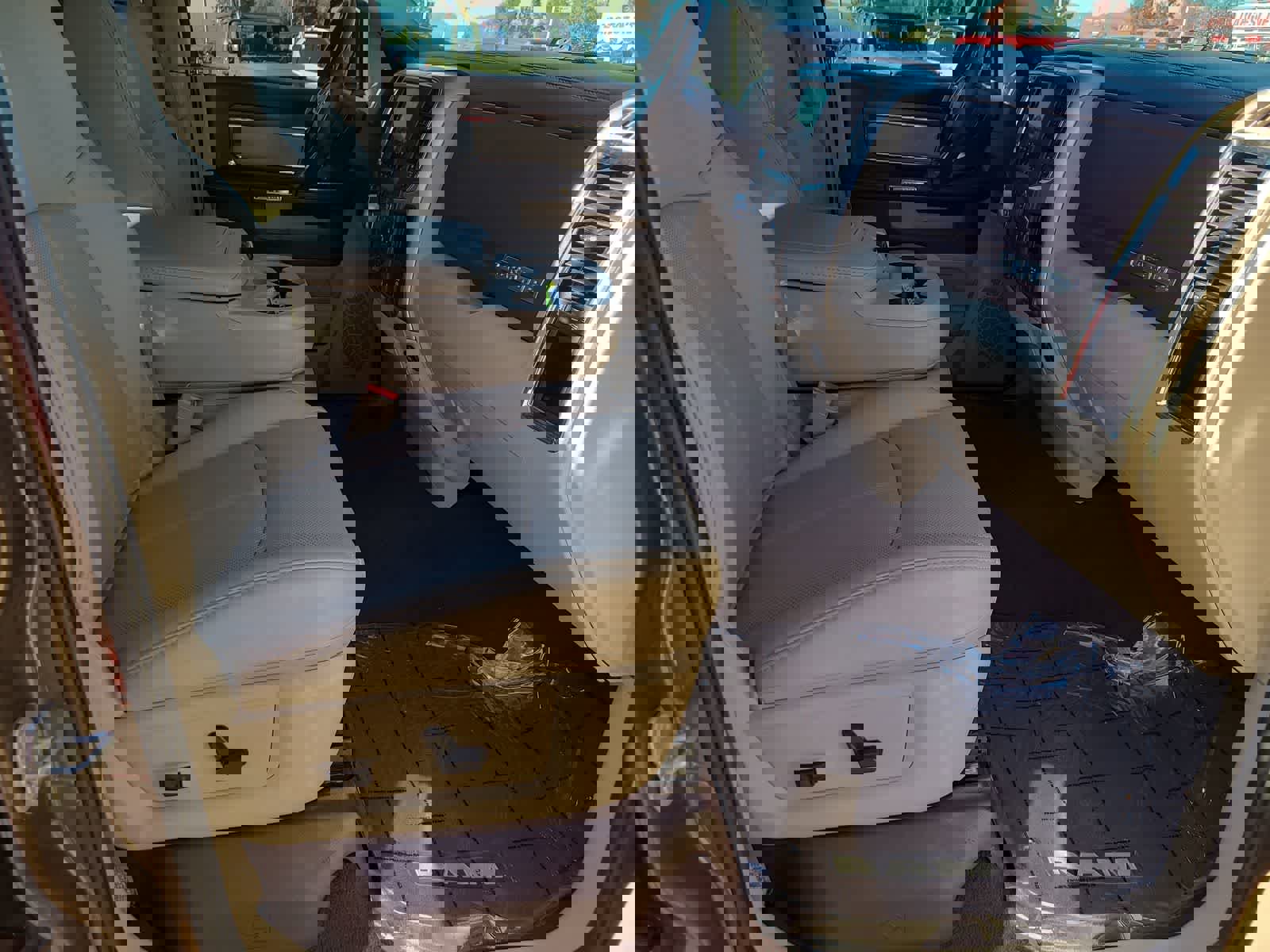 Used 2018 RAM 1500 Laramie w/ Convenience Group image 22