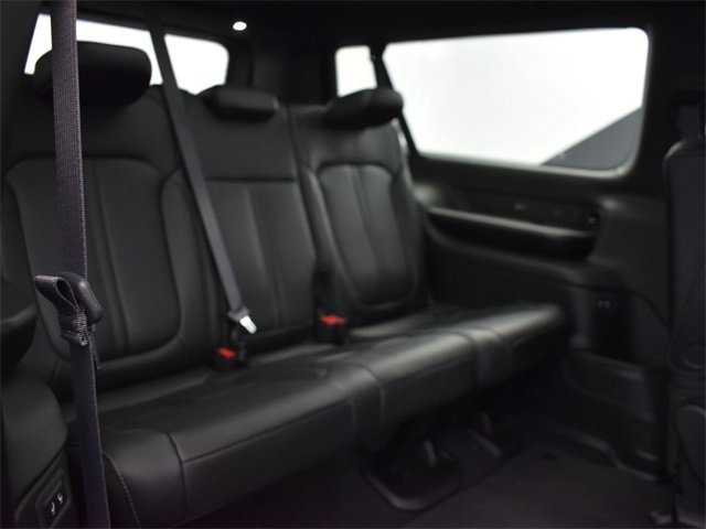 New 2023 Jeep Wagoneer L Series III w/ Premium Group I image 16