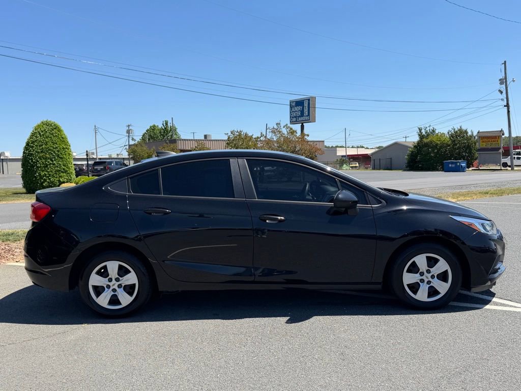 Used 2018 Chevrolet Cruze LS FWD image 2