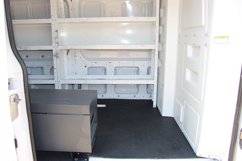 Used 2024 Ford Transit 250 148 Medium Roof RWD image 15