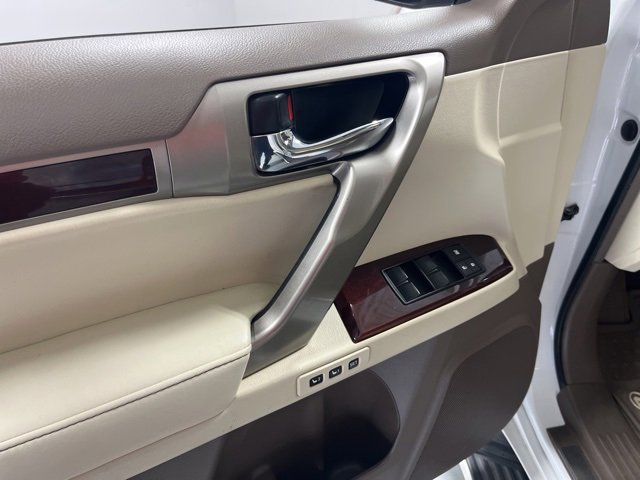 Used 2016 Lexus GX 460 image 6