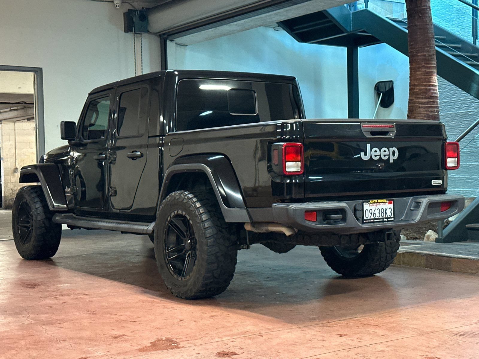 Certified 2021 Jeep Gladiator Overland w/ Popular Equipment Package AWD/4WD image 3