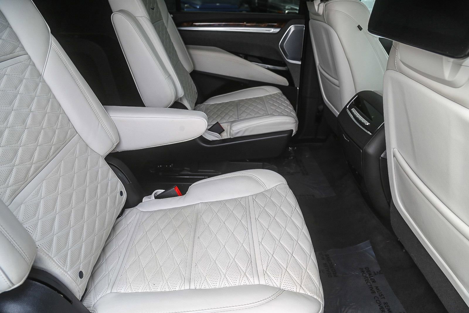 Used 2025 Cadillac Escalade ESV Sport Platinum AWD/4WD image 16