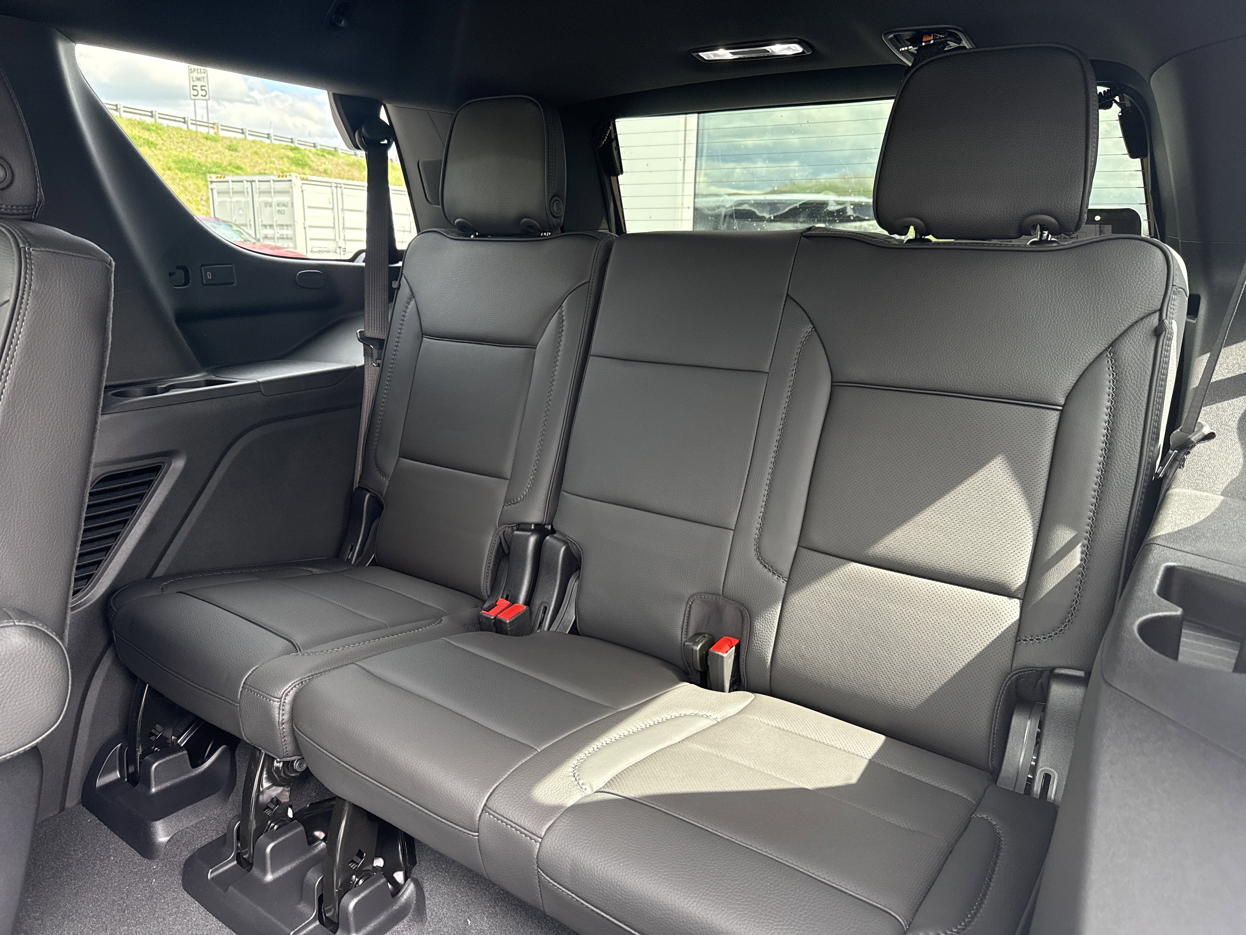 New 2026 GMC Yukon Denali w/ Denali Reserve Package AWD/4WD image 14