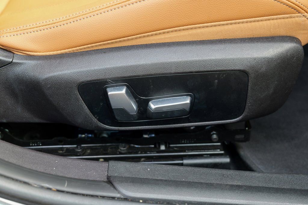 Used 2023 BMW 330i xDrive Sedan w/ Driving Assistance Package image 37