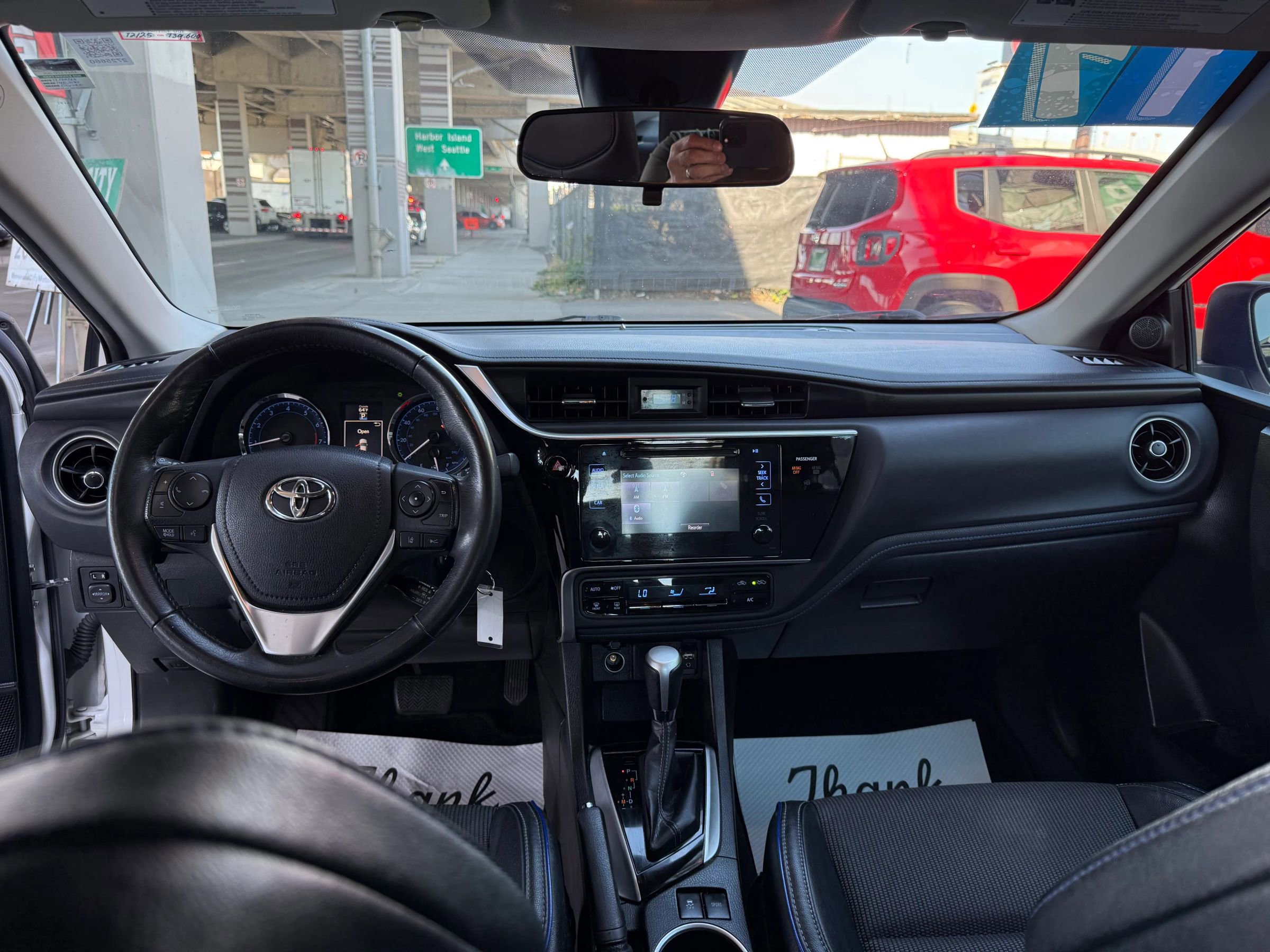 Used 2017 Toyota Corolla SE image 26
